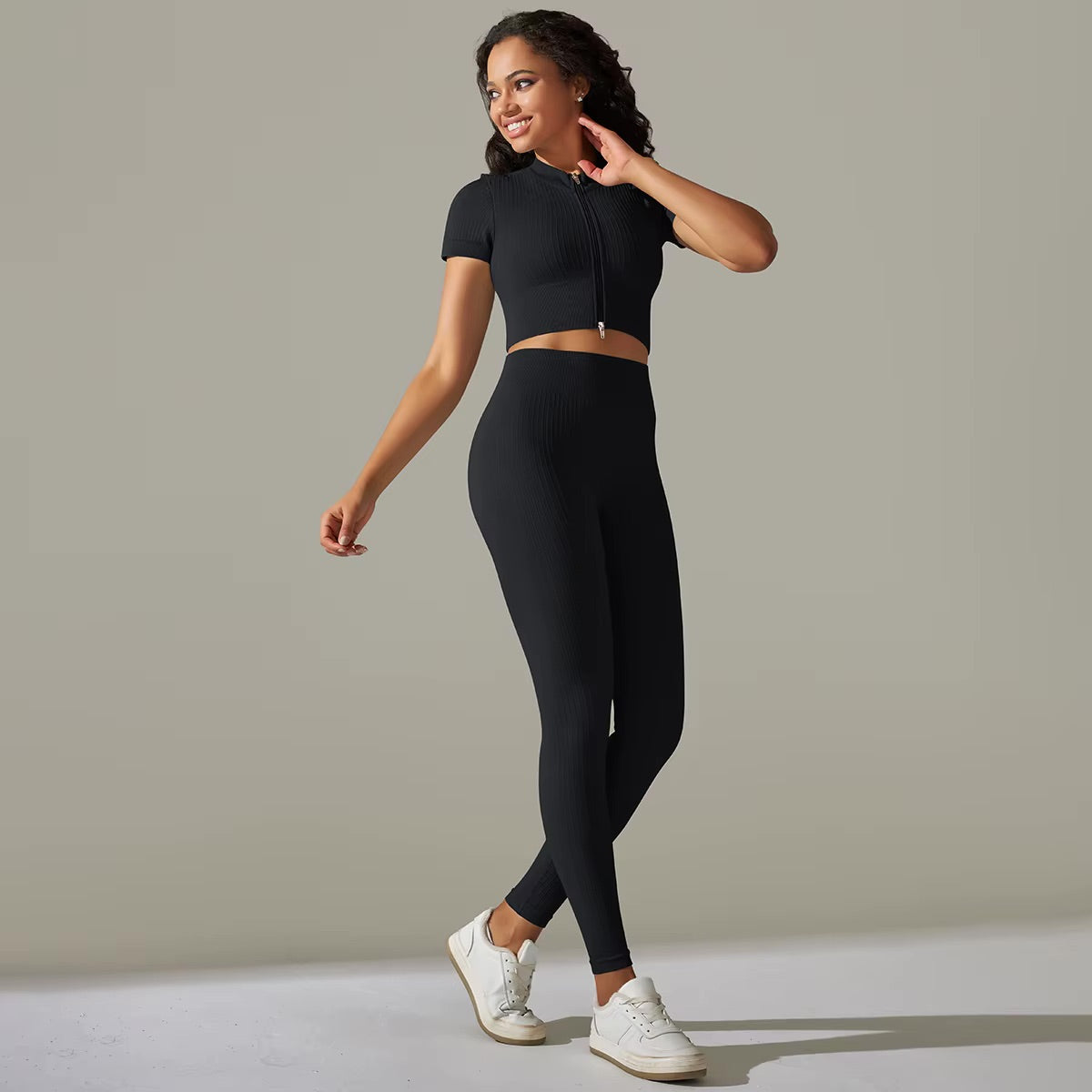 Set aus Oberteil mit Reißverschluss und Leggings | Schwarz