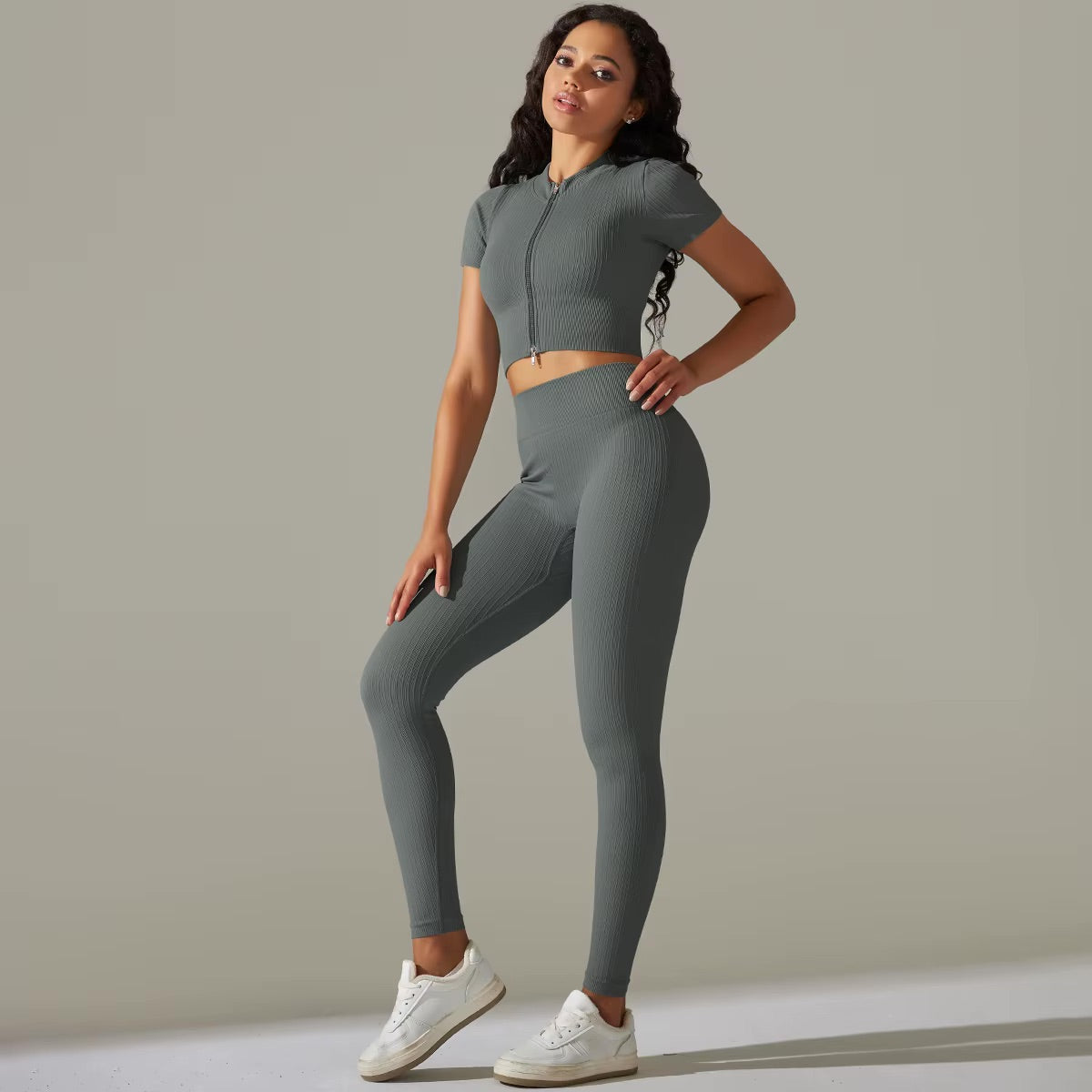 Set aus Oberteil mit Reißverschluss und Leggings | Grau