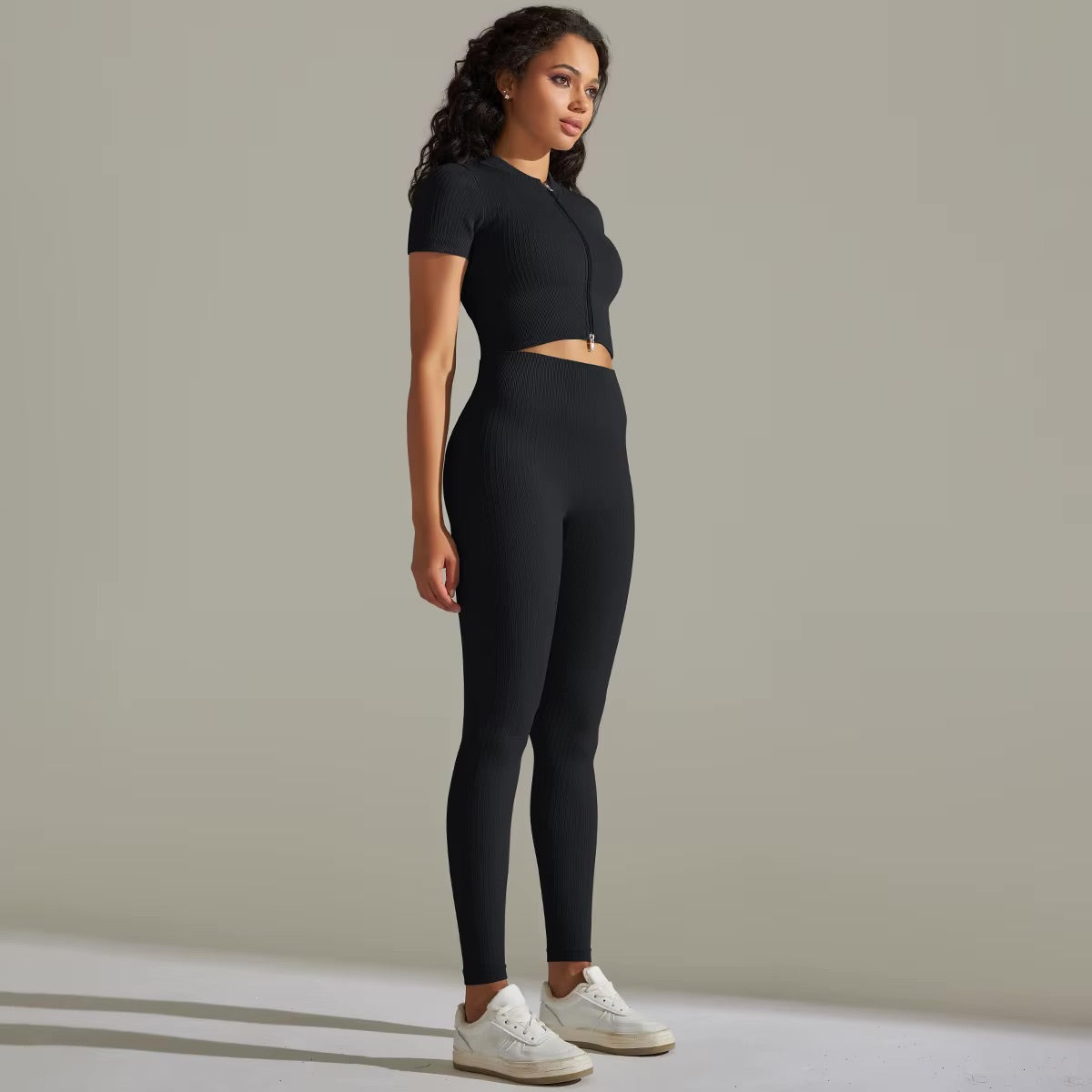 Set aus Oberteil mit Reißverschluss und Leggings | Schwarz